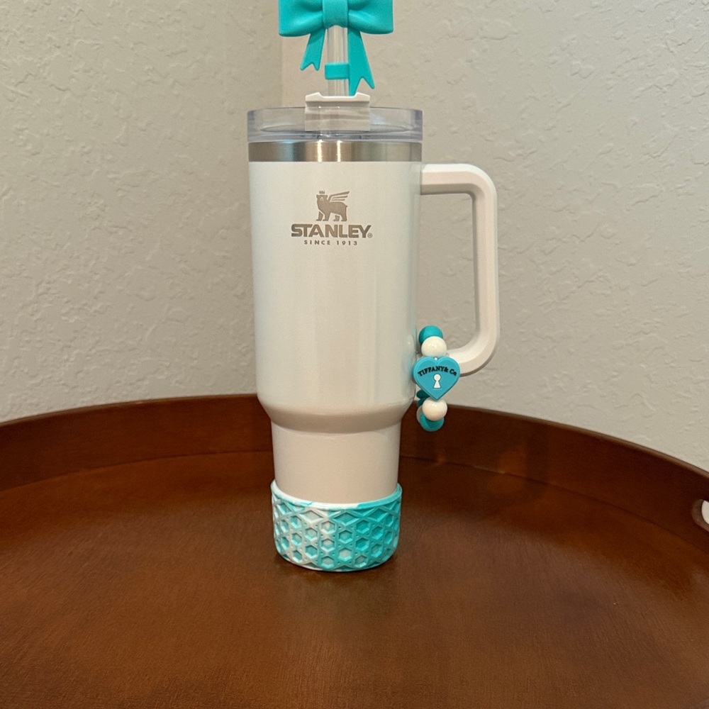 EUC OG Stanley 40oz Target Exclusive Frost Pearlescent